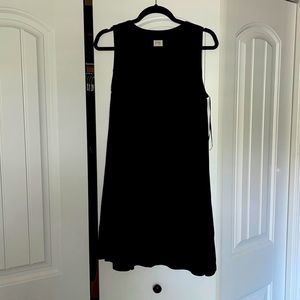 Short sleeveless comfortable shift dress- Size M